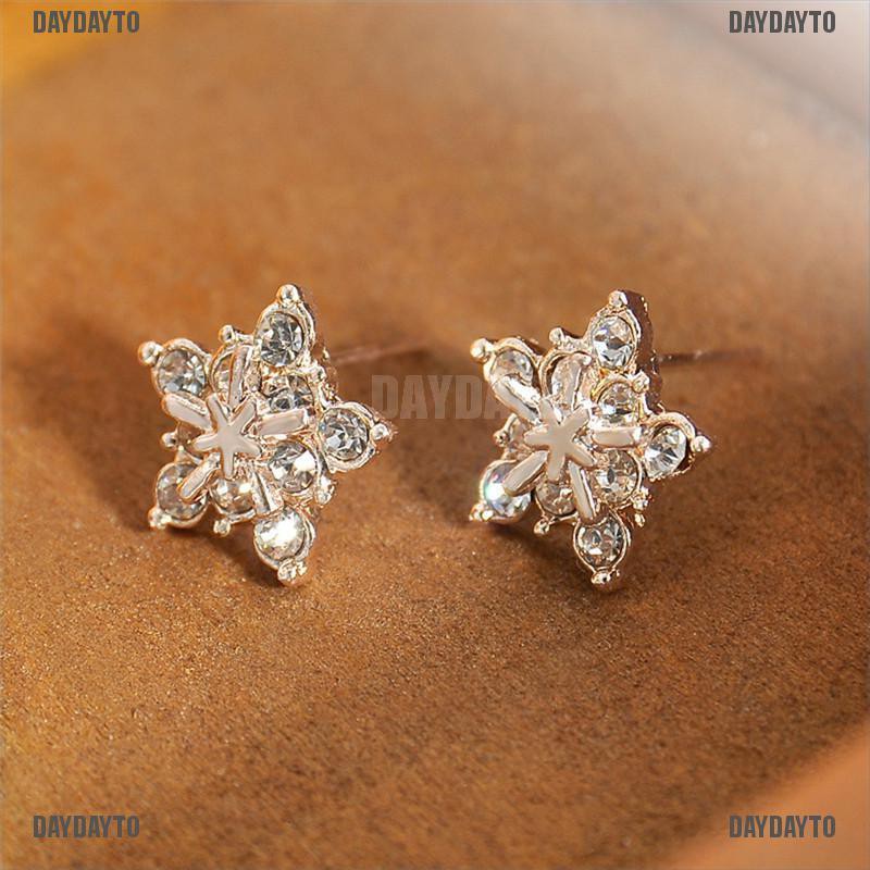 [DAYDAYTO] Bông Tai Hình Hoa Tuyết Pha Lê Nhỏ Nhắn Dễ Thương Cho Nữ