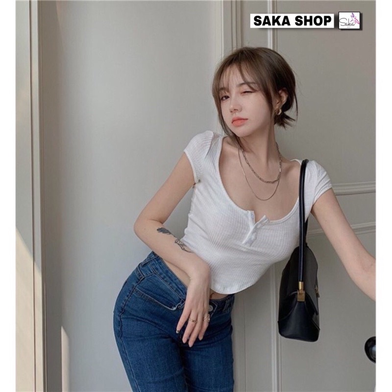 Áo croptop nữ thun tay ngắn vạt bầu nút sắt màu trắng