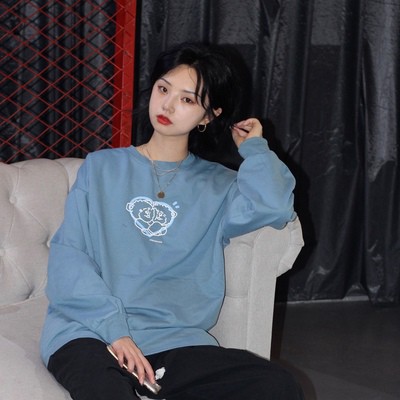 Áo len tay dài hoạ tiết gấu dáng rộng dễ thương blackpink jennie