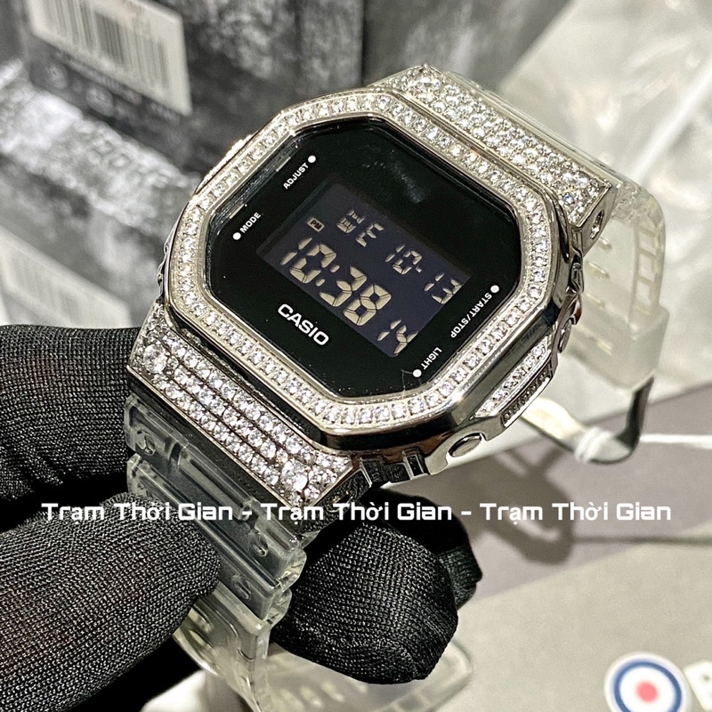 Đồng hồ Nam nữ Casio G-shock DW-5600SKE custom viền đính đá CZ