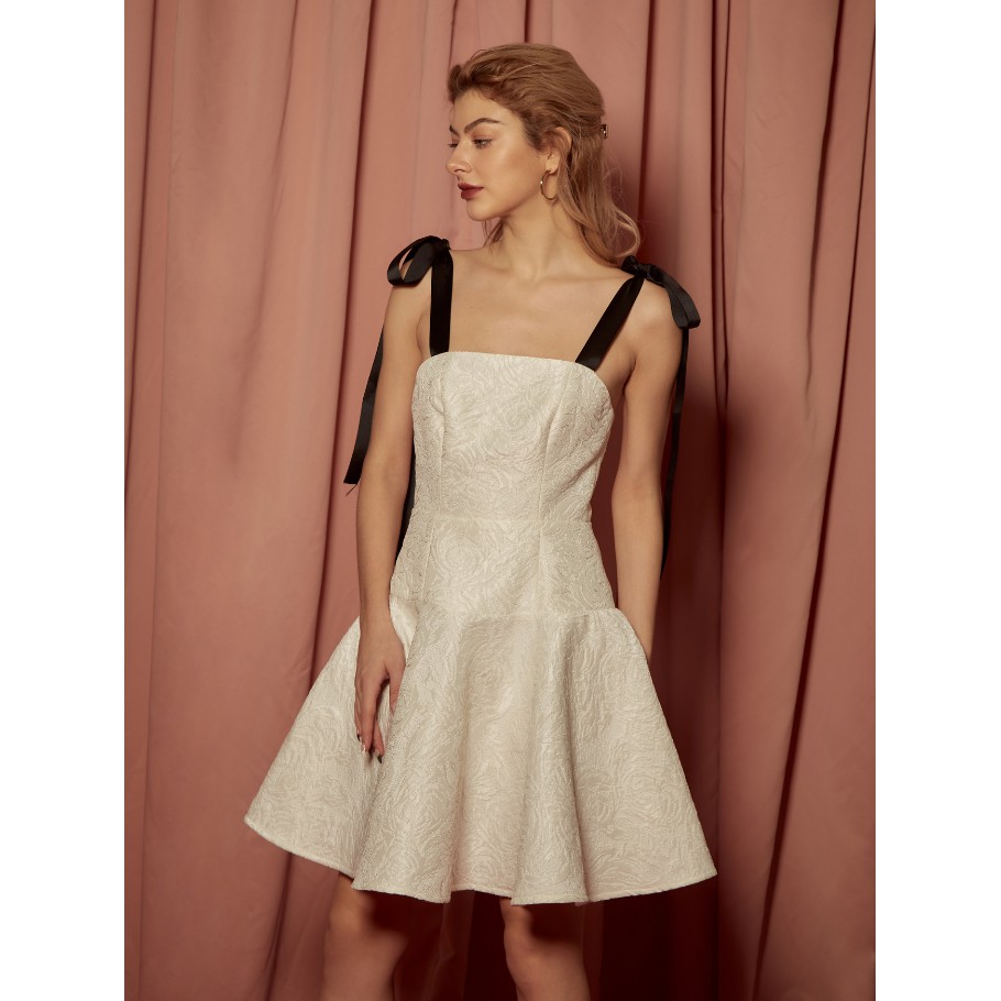 COCO SIN - Đầm Gấm Trắng Dây Đen | BigBuy360 - bigbuy360.vn