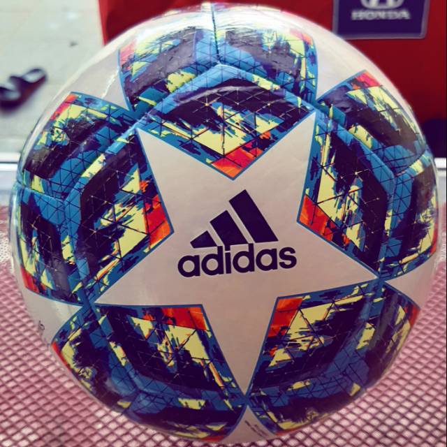 Giày Thể Thao Adidas Futsal Ball Chính Hãng