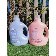 Nước giặt blue can 2 lit dùng cho cả giặt tay và giặt máy