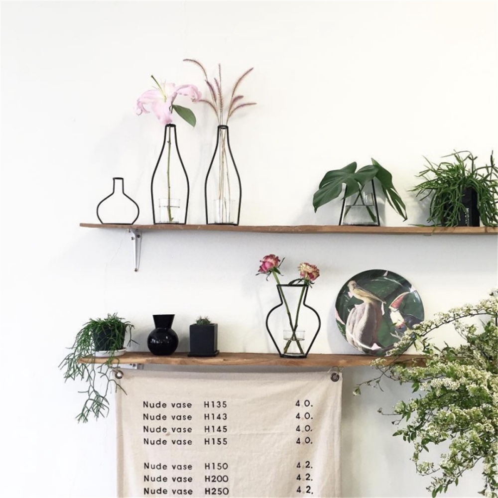 Khung sắt kiểu lọ hoa với nhiều kích thước khác nhau đầy độc đáo