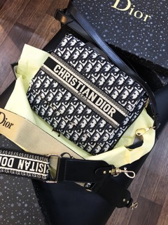Túi đeo chéo Dior siêu câp fullbox