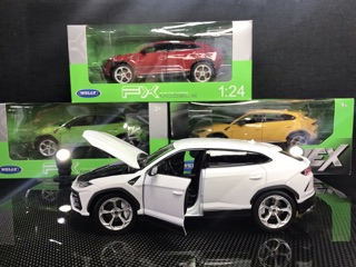 Xe Mô Hình Lamborghini Urus 1:24 Welly ( Trắng )