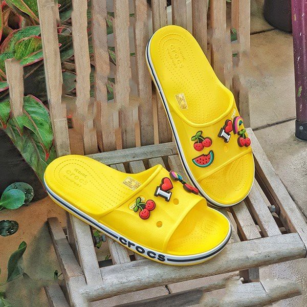 Dép lê cross baya nữ quai ngang màu vàng full box tặng 12 siticker cross gắn dép Cờ rốc