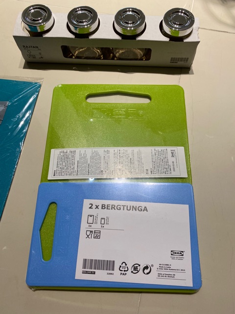 Set 2 thớt nhựa chịu nhiệt an toàn sức khỏe Ikea Bergtunga Thụy Điển