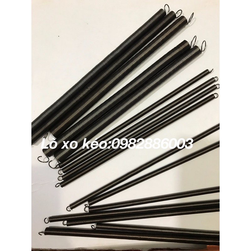 1 cái Lò xo kéo phi 8 dài 200mm