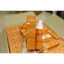 KEM CHỐNG NẮNG EAU THERMALE AVENE DRY TOUCH FLUIDE SPF50+