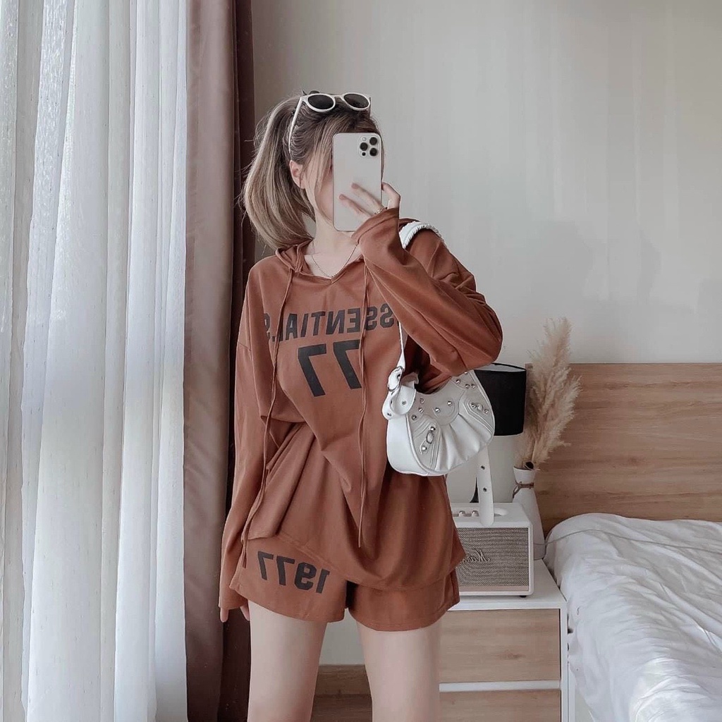 Sét bộ đùi nữ áo tay dài in họa tiết phối nón cá tính