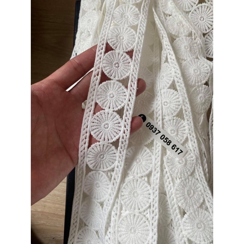Ren viền ( ren cotton , ren chỉ ) . trang trí
