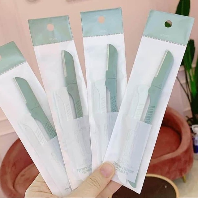 DAO CẠO LÔNG MÀY THE FACE SHOP FOLDING EYEBROW TRIMMER