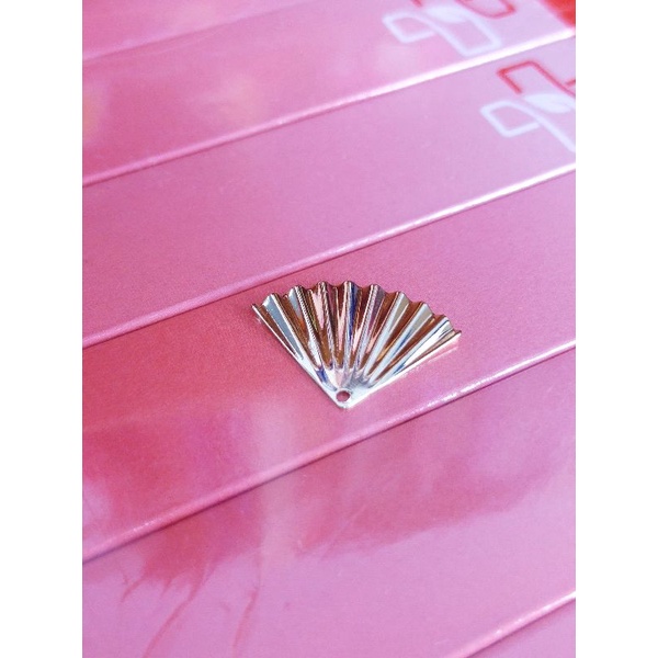 Charm xỏ DIY hình cánh quạt xoè cao cấp làm vòng handmade