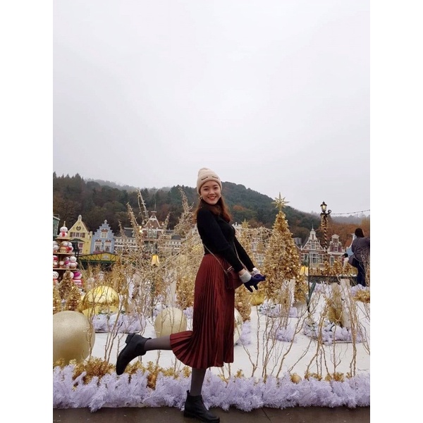 Chân váy xếp ly màu đỏ mận mẫu bán chạy nhất (Pleated Skirt) | BigBuy360 - bigbuy360.vn