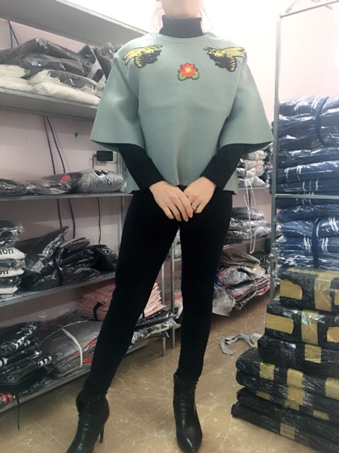 Áo len con ong | BigBuy360 - bigbuy360.vn