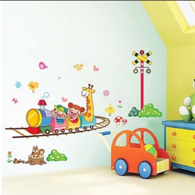 Decal dán tường bé đi tàu hỏa ( 1m3*1m)