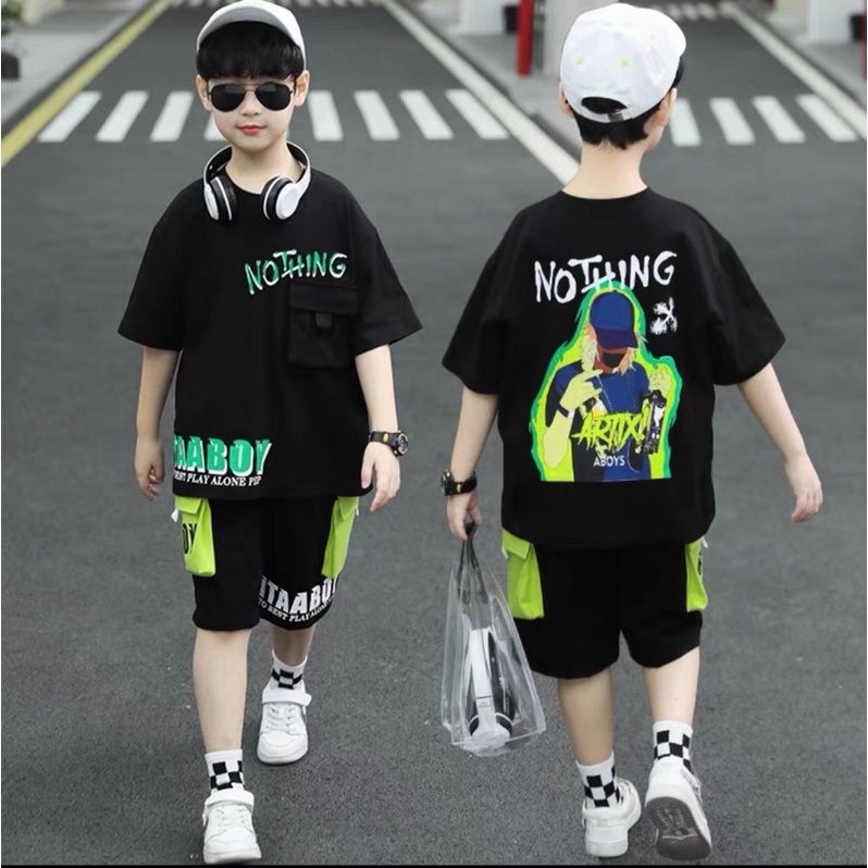 Bộ bé trai in chữ Nothing, có hình sau lưng còn đen size 3-4