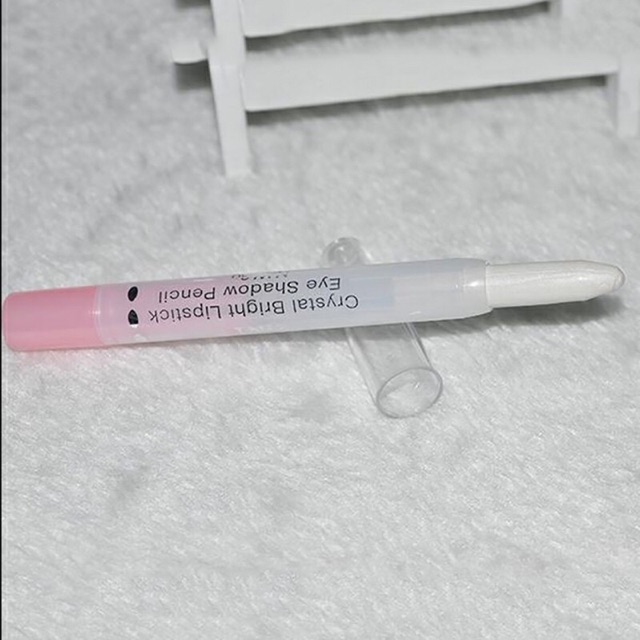 Bút kẻ mắt màu trắng có nhũ lấp lánh | BigBuy360 - bigbuy360.vn