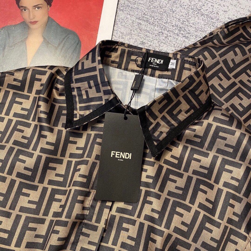 Bộ đồ lụa satin mới nhất của Fendi FF dòng mới nhất FD
