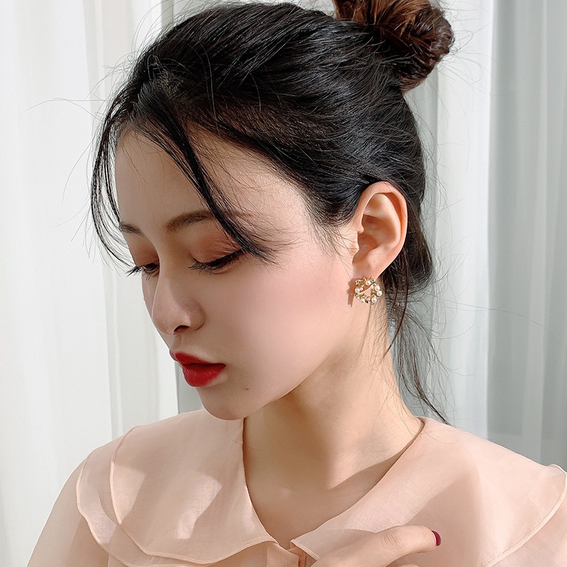 Hoa tai mạ bạc đính ngọc trai nhân tạo phong cách Hàn Quốc