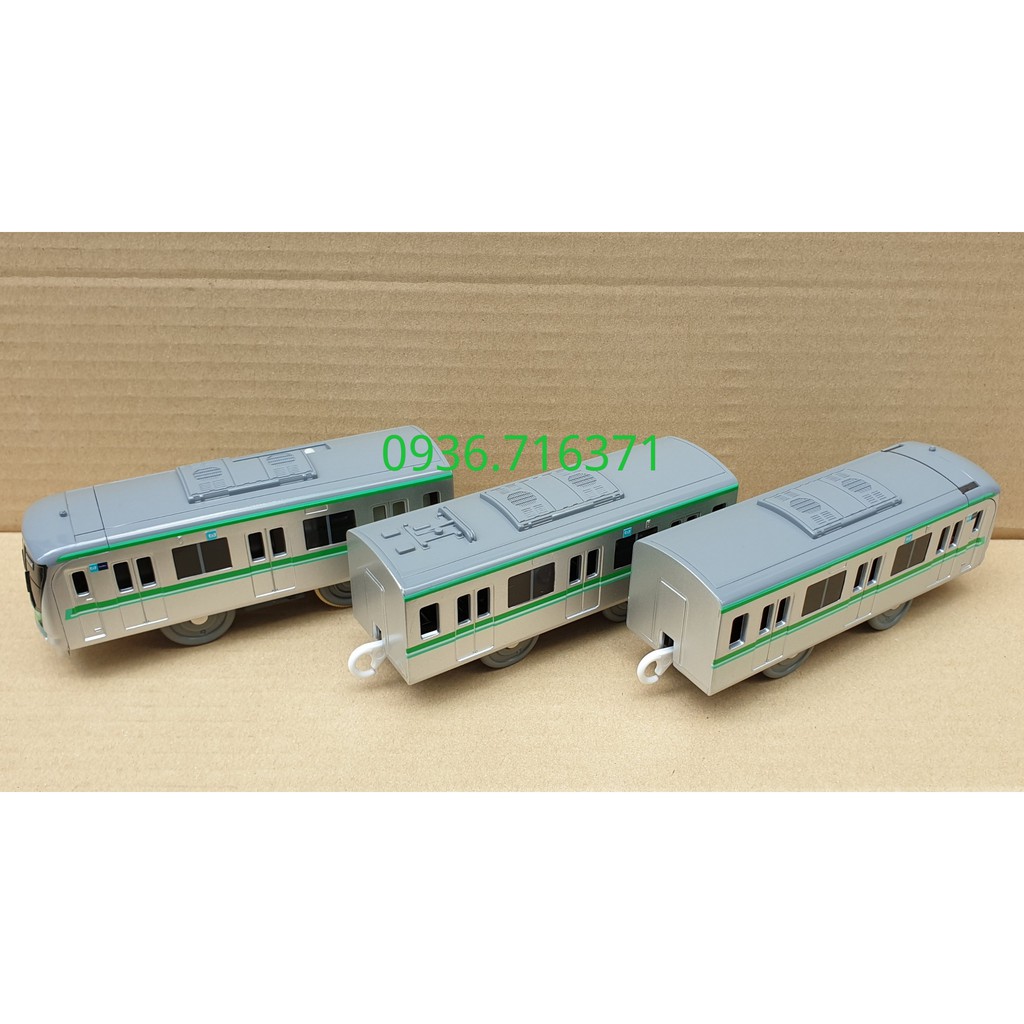 Mô hình tàu hỏa chạy pin màu xanh lá Takara tomy (tàu to, có 3 toa)