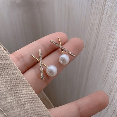 Bông tai ngọc trai nhân tạo chữ X thiết kết đơn giản tinh tế, nhẹ nhàng cho phái nữ