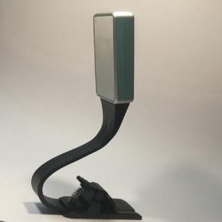 Đèn mini kẹp bàn dành cho đọc sách