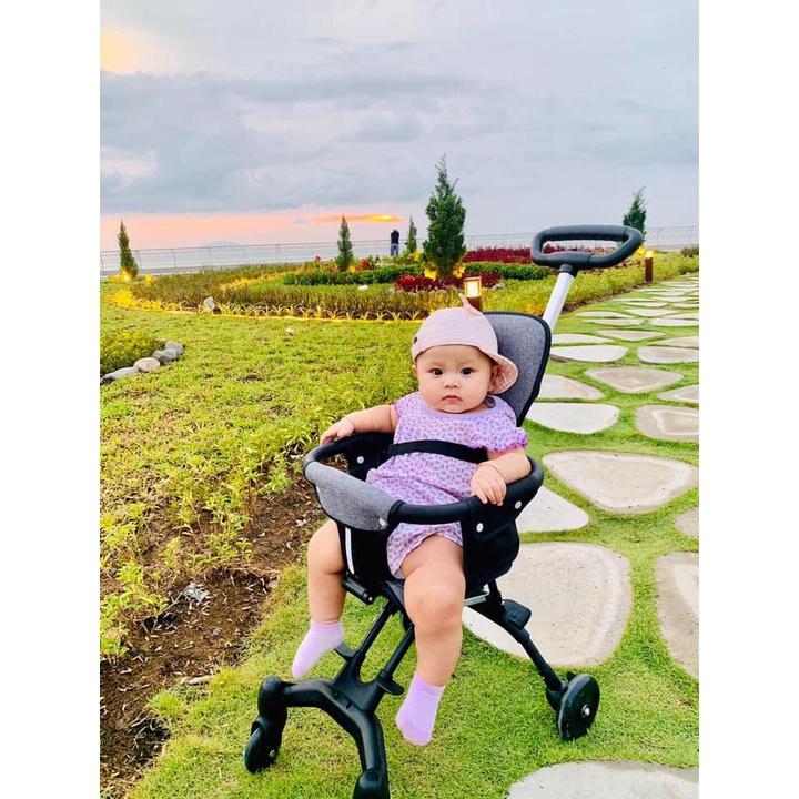 Xe đẩy 5 bánh gấp gọn du lịch thông minh