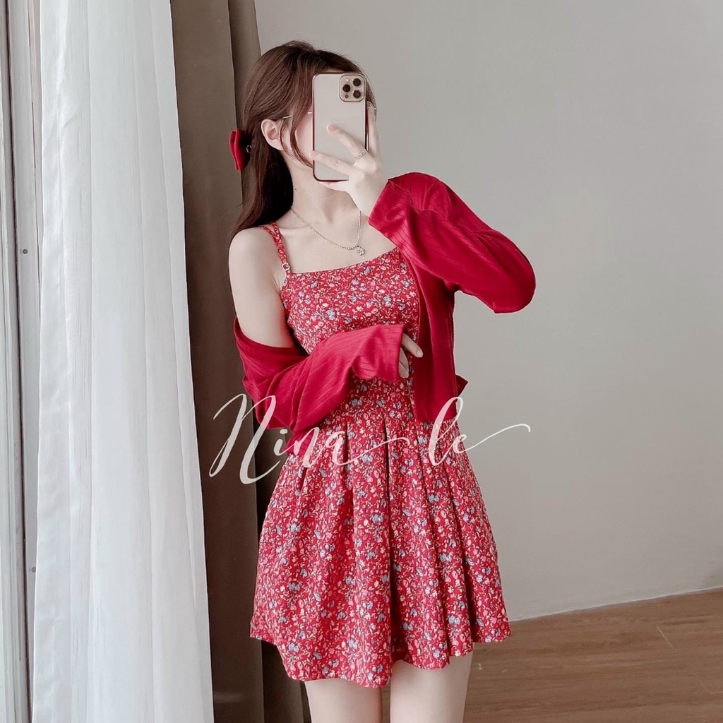 Set váy hai dây mix với áo khoác cùng tone hoa đỏ rực rỡ siêu xinh xắn dành cho các nàng đi chơi dịp tết, dự tiệc