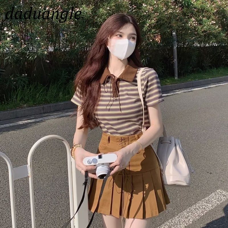 Chân váy ngắn cạp cao xếp nếp màu nâu thời trang mùa hè 2022 sang trọng cho nữ