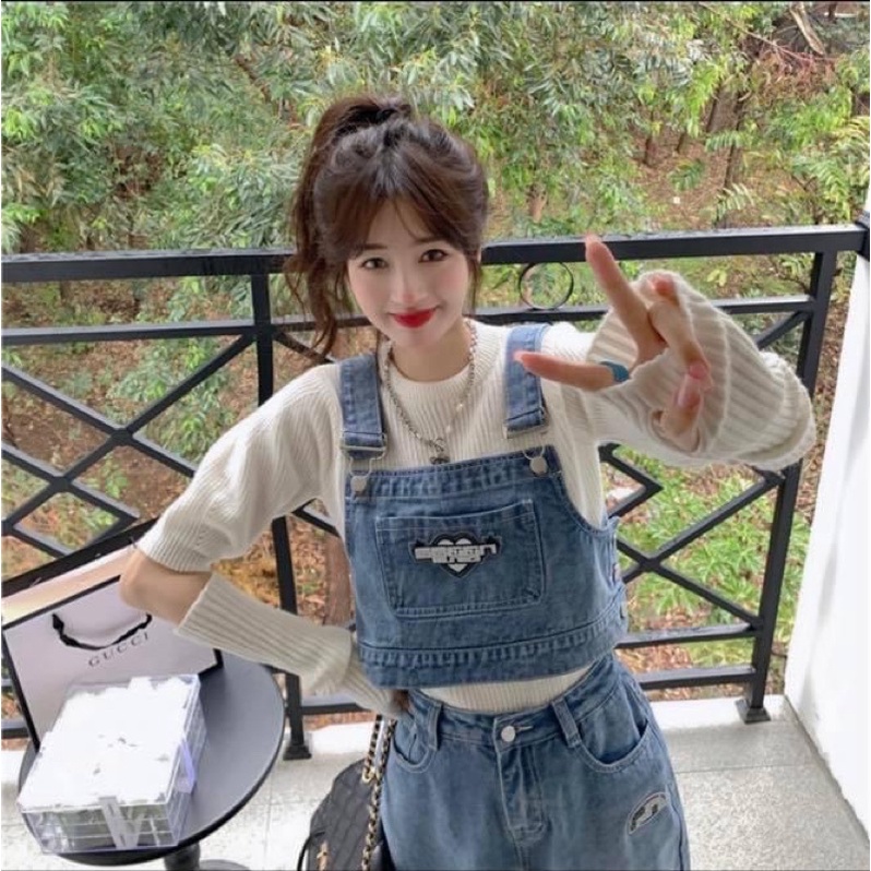 Set áo len trắng kèm áo hai dây jean denim croptop kèm quần jean dài ống suông đứng dày dặn - Order taobao quảng châu