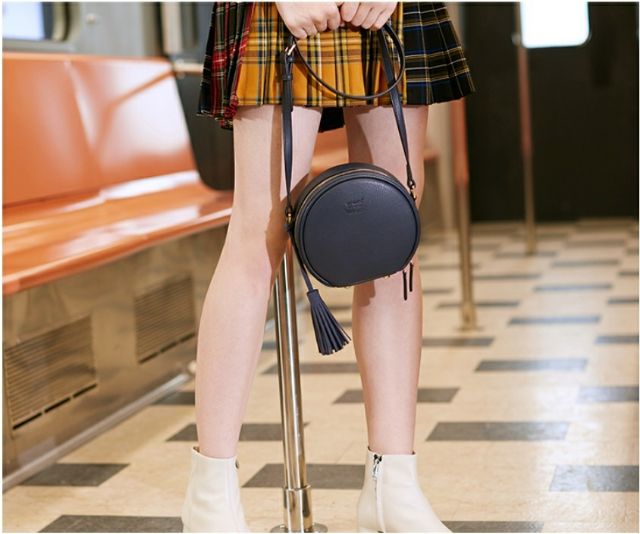Túi xách nữ đeo chéo trống tròn trơn chính hãng Tây Ban Nha Venuco Madrid S394 nhiều màu
