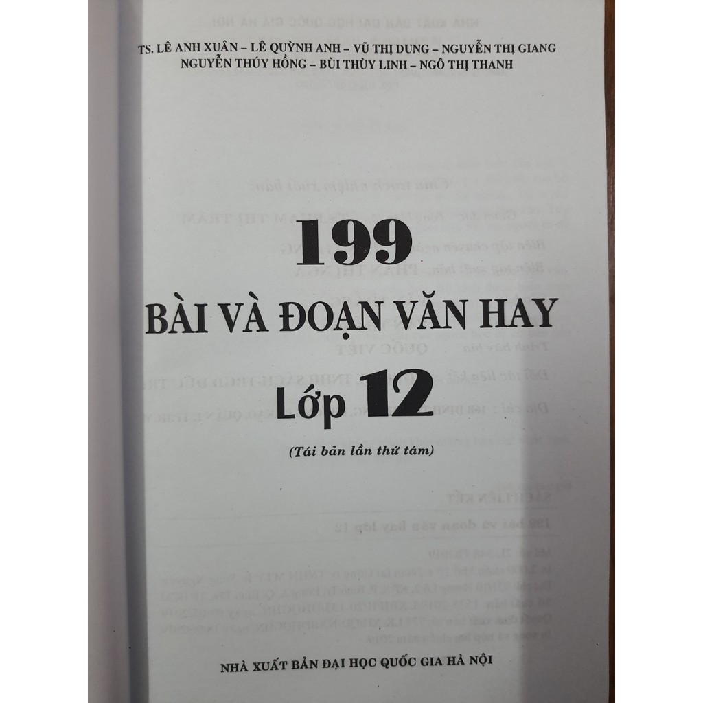 Sách - 199 Bài và Đoạn văn hay lớp 12