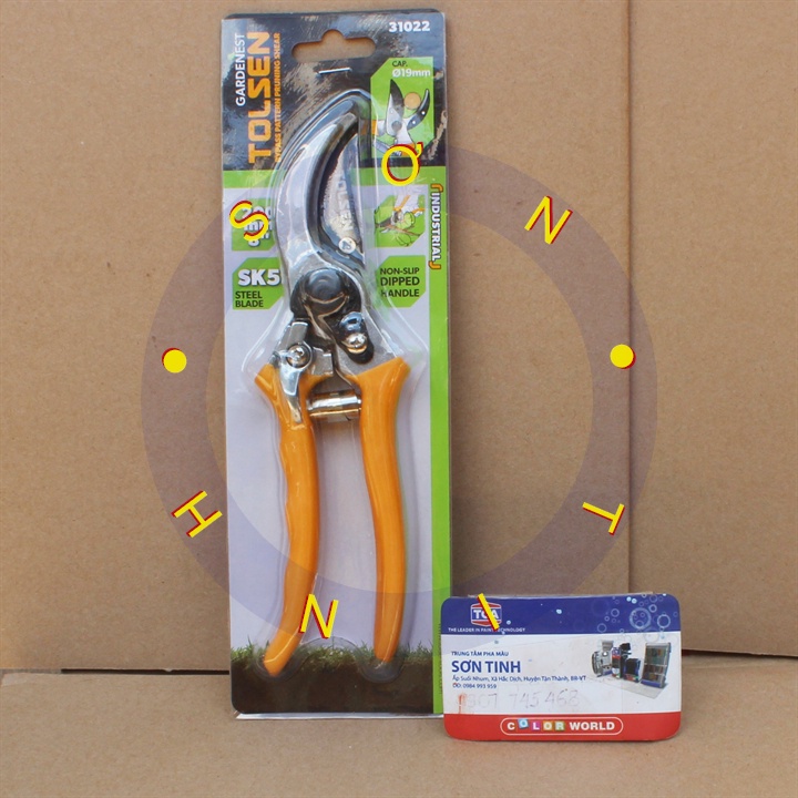 Kéo cắt cành Tolsen 31022 dùng để tỉa cây, chăm sóc vườn