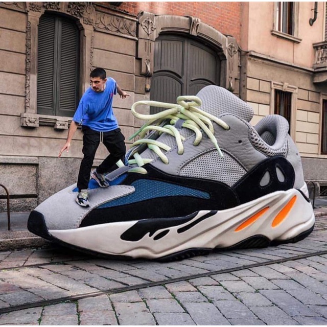 YZ-700
