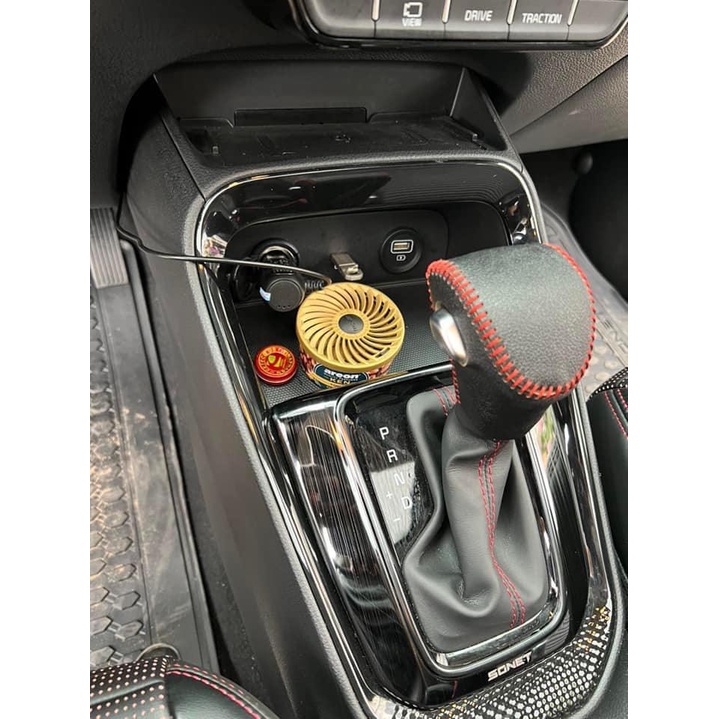 Ốp nội thất xe Kia Sonet 2021 2022 2023 Mẫu Titan/Carbon Hợp Kim Cao Cấp - 5 chi tiết có tặng kèm keo tăng dính