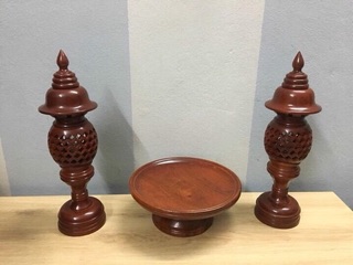 Cặp đèn thờ gỗ cao 48 cm