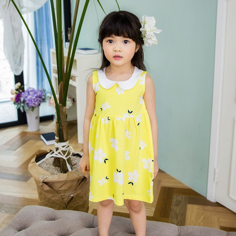 Đầm sát nách họa tiết hoa xinh xắn cho bé gái