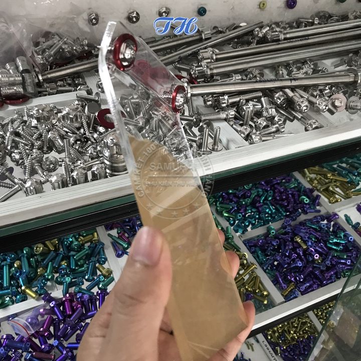 Mica che phuộc Exciter 150 Dầy 4ly cong không chữ không khoét Trong Suốt Kèm Ốc Salaya Và Long Đền