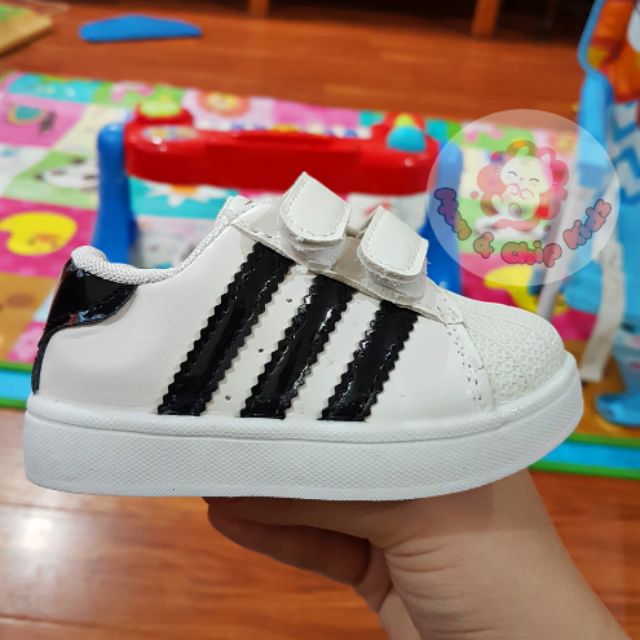 Giày Adidas 3 vạch cho bé