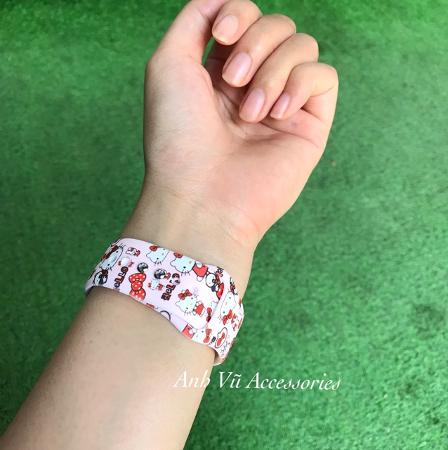 Dây đeo Apple Watch mẫu cao su họa tiết Mickey, Hello Kitty