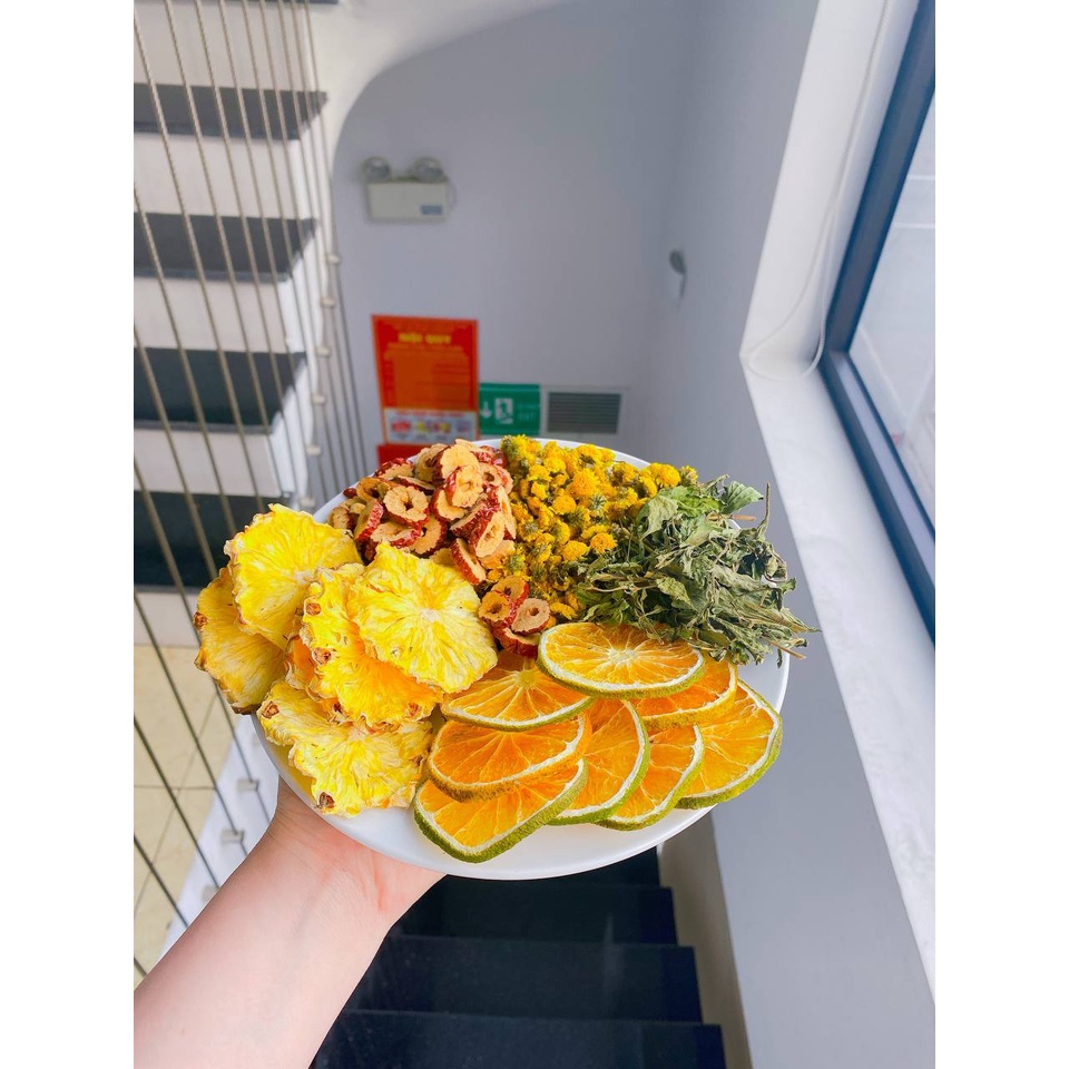 Trà detox hoa quả sấy gồm cam, dứa, hoa cúc, táo đỏ, cỏ ngọt - gói 10gr