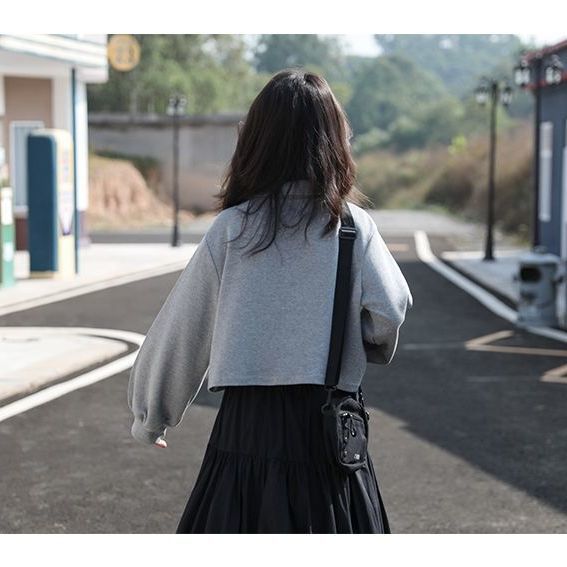 Áo dáng lửng dài tay cổ bẻ thời trang đơn giản cho bạn nữ