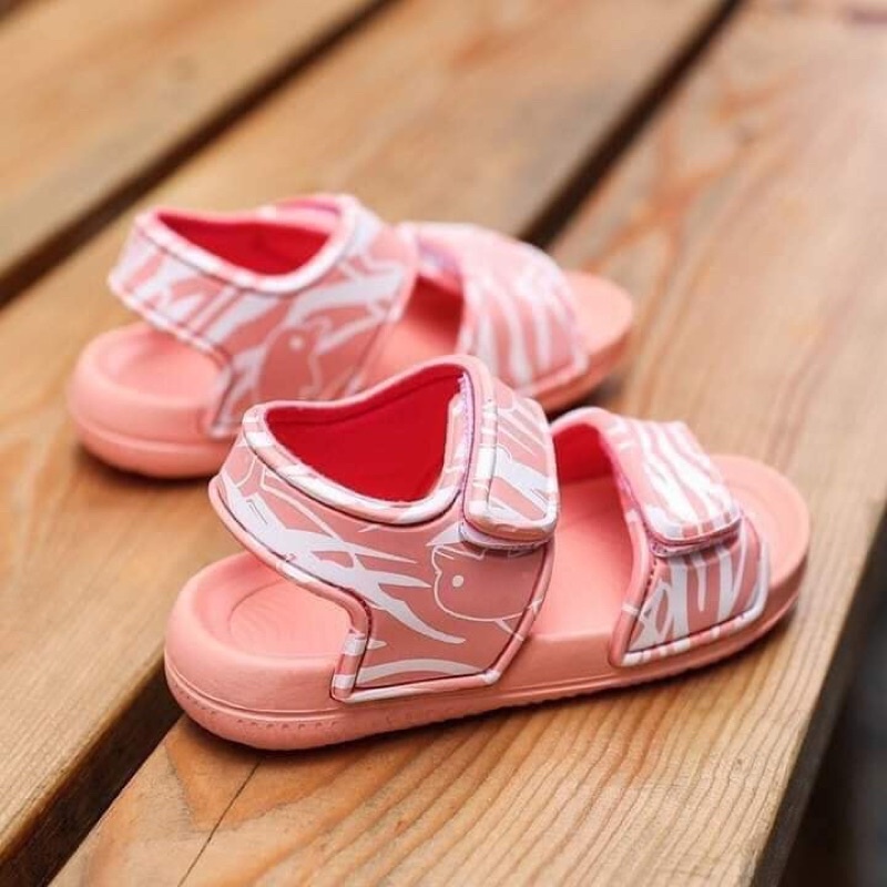Sandal dạ quang hồng adidas cho bé gái