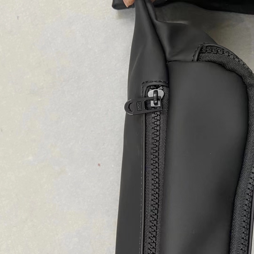 FEAR OF GOD FOG ESSENTIALS new double line portable light single shoulder diagonal chest bag casual small bag