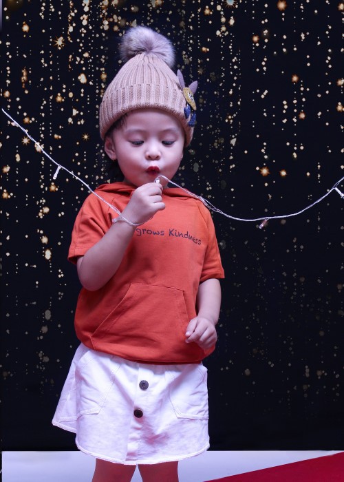 Chân váy bé gái thời trang Jadiny nút gỗ màu trắng