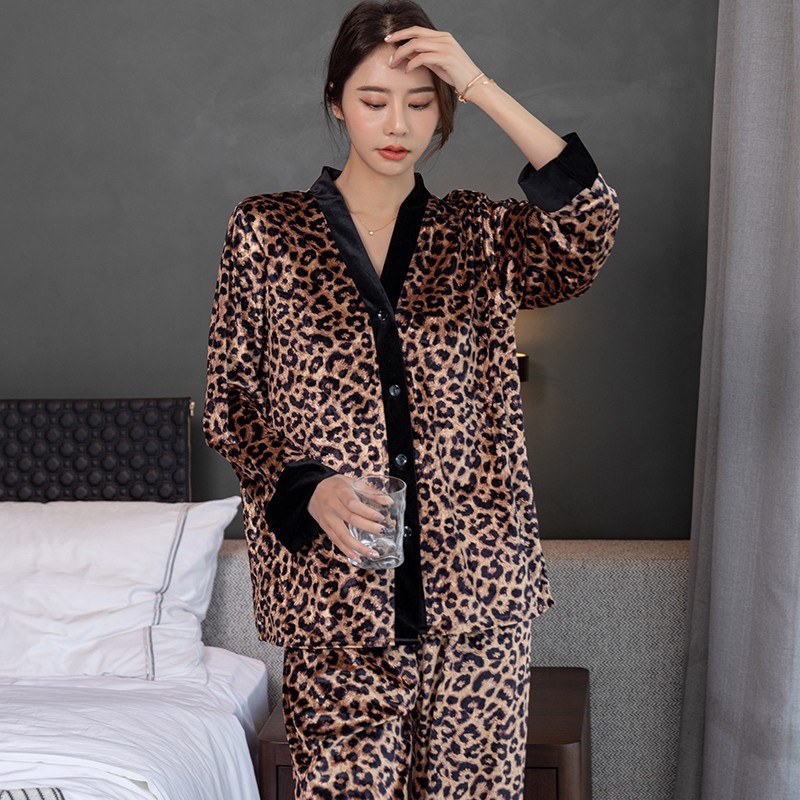 Bộ đồ ngủ tay dài bằng nhung in họa tiết thời trang giữ ấm mùa đông cho nữ