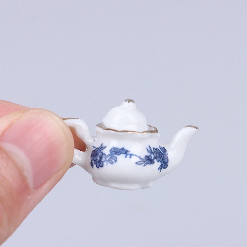 Bộ ấm trà trắng xanh tí hon bằng gốm sứ 6 món cao 2cm