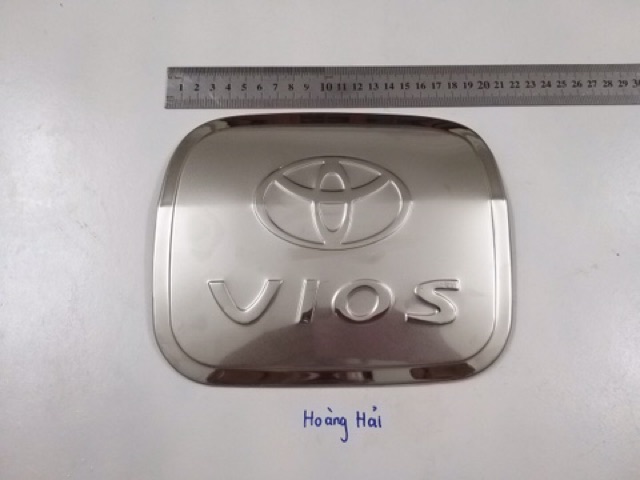 Nắp dán trang trí bình xăng ô tô Toyota Vios đời cũ 2007-2008